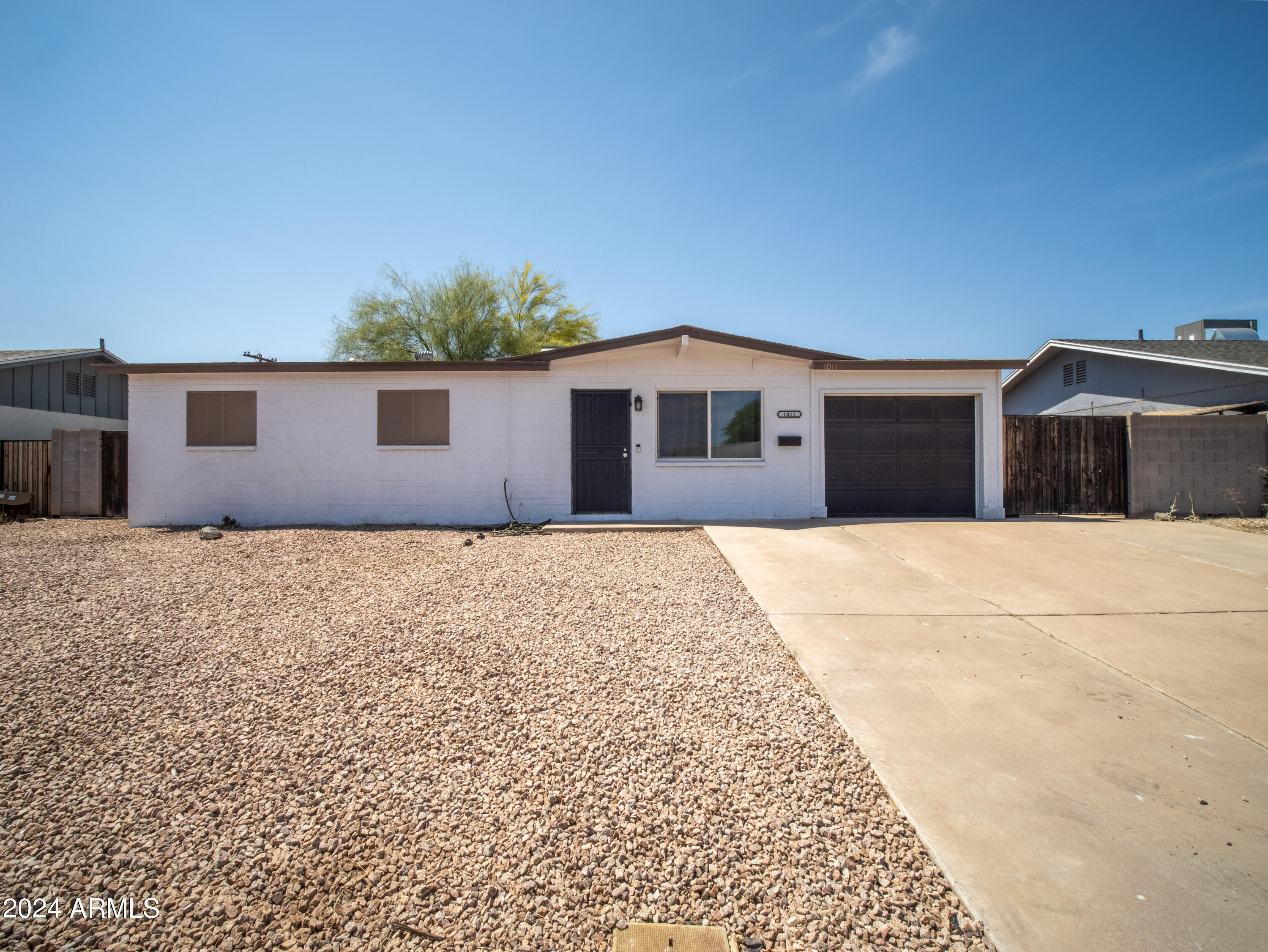 1011 W MCLELLAN Road
