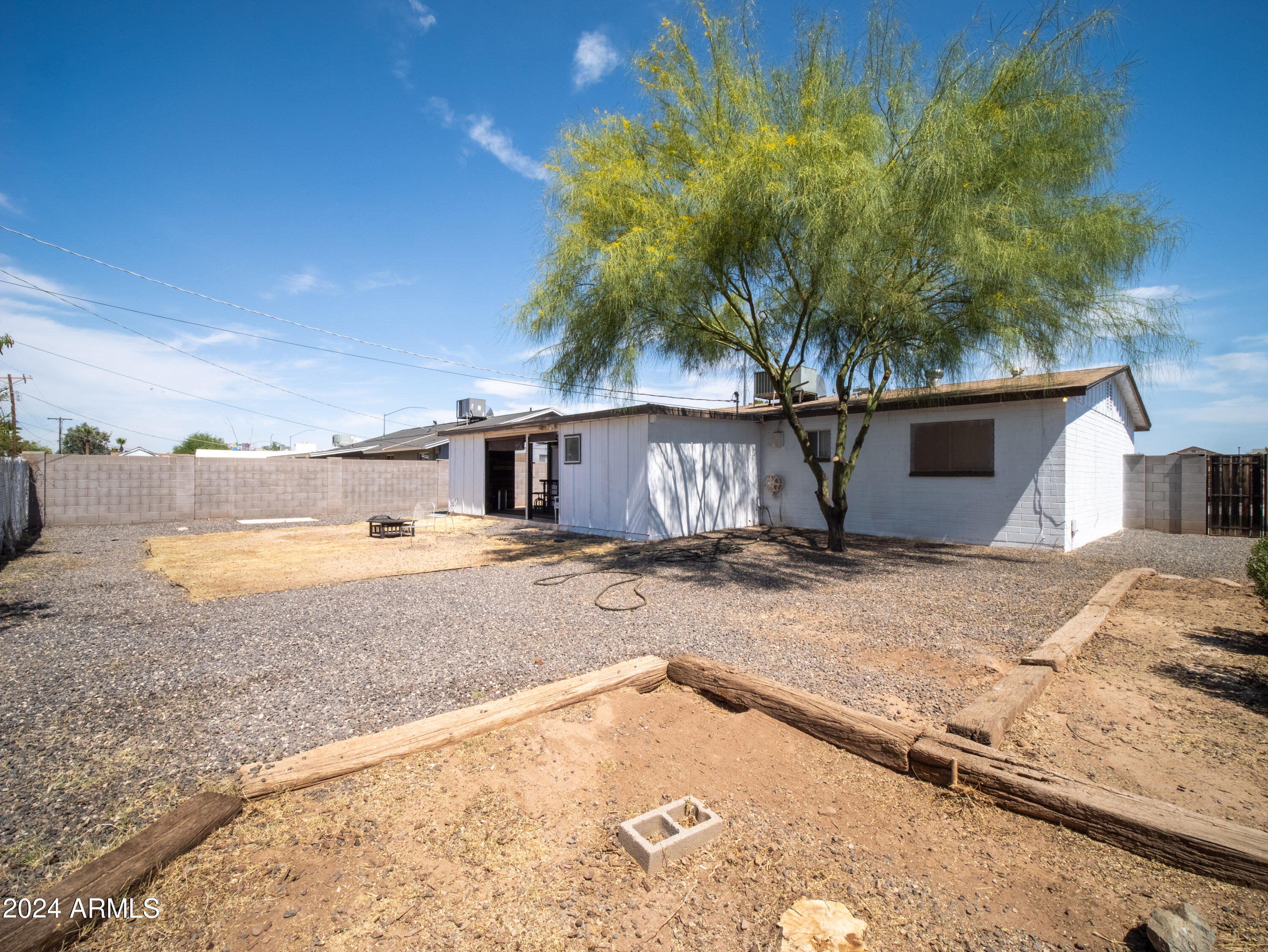 1011 W MCLELLAN Road