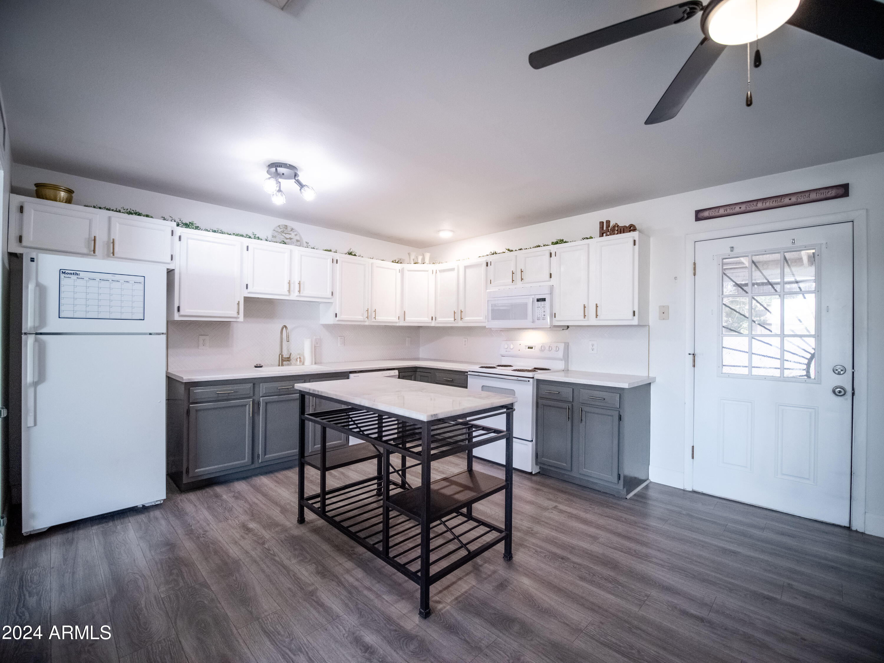 1011 W MCLELLAN Road