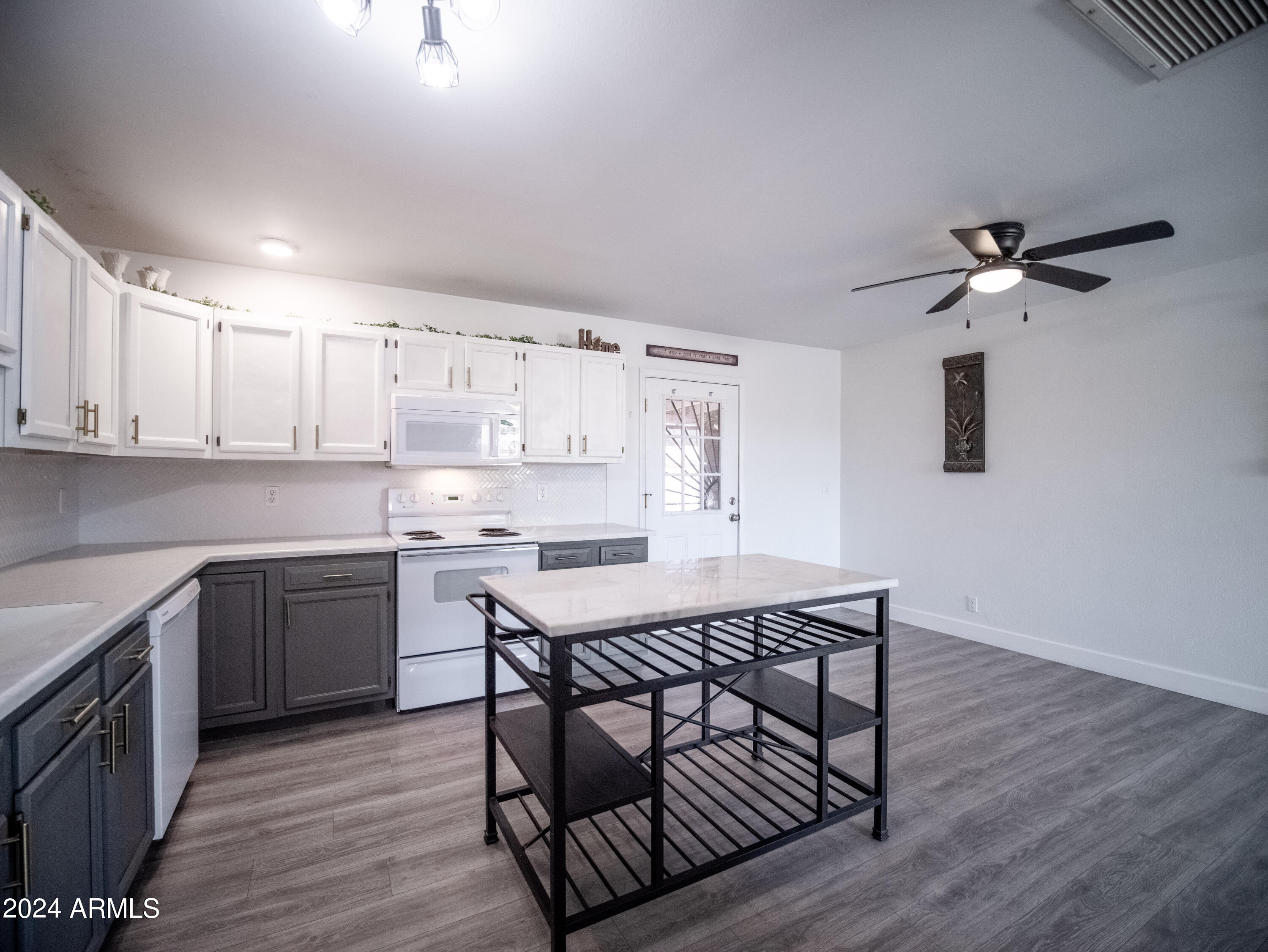 1011 W MCLELLAN Road