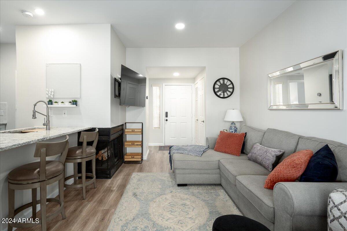 9711 E MOUNTAIN VIEW Road # 2504