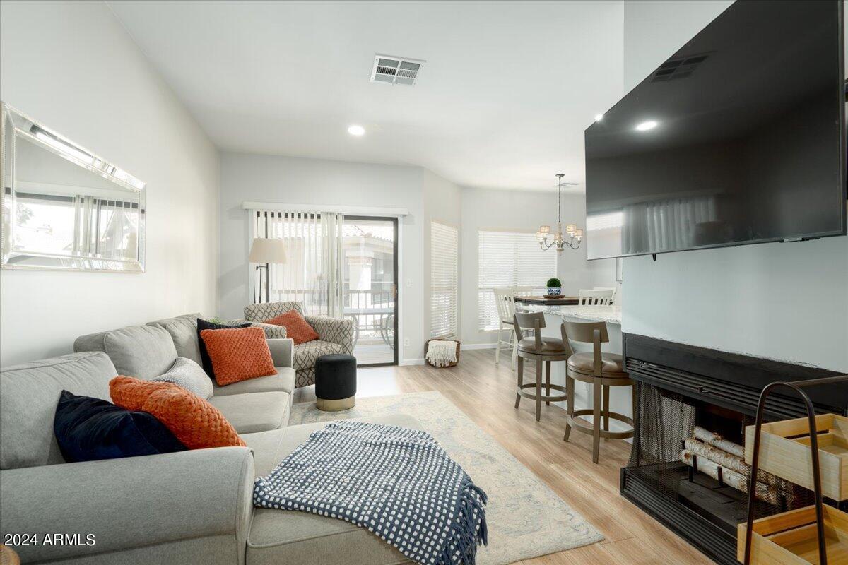 9711 E MOUNTAIN VIEW Road # 2504