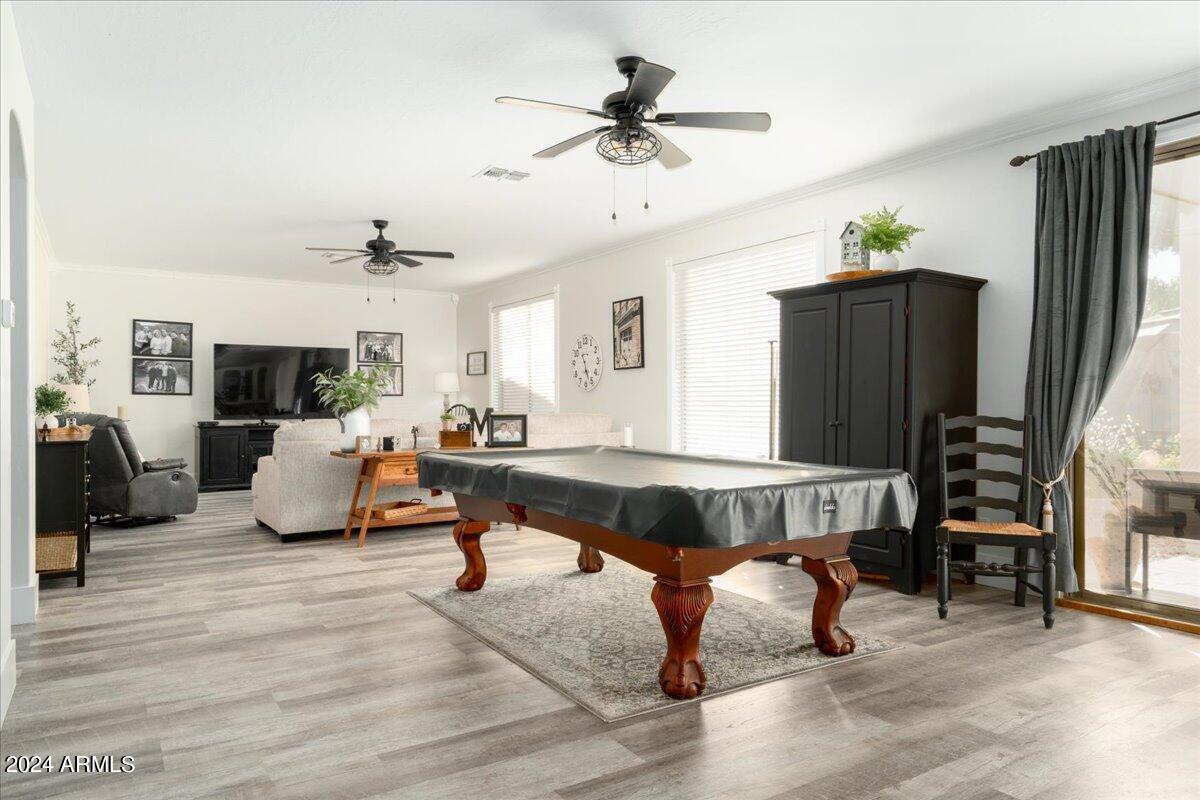928 E CARLA VISTA Drive