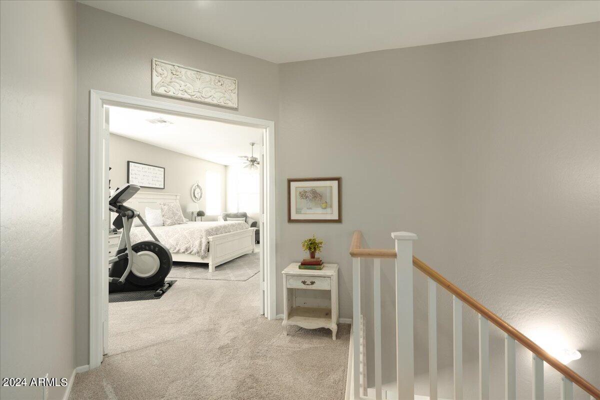 928 E CARLA VISTA Drive