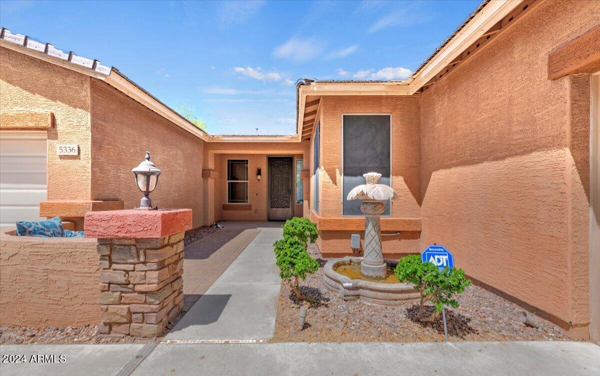 5336 W SIESTA Way W