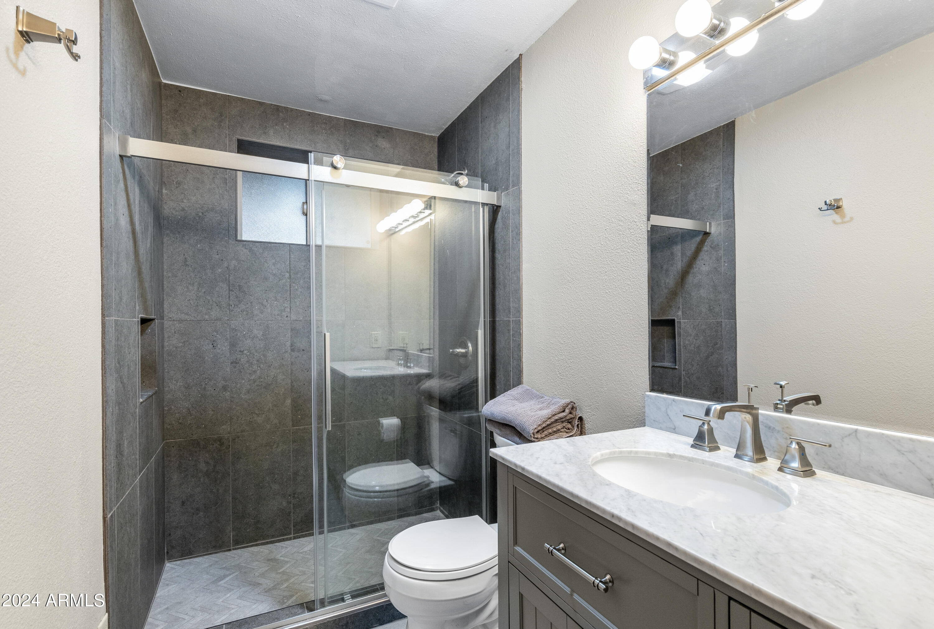 1782 N EDGEWOOD Street