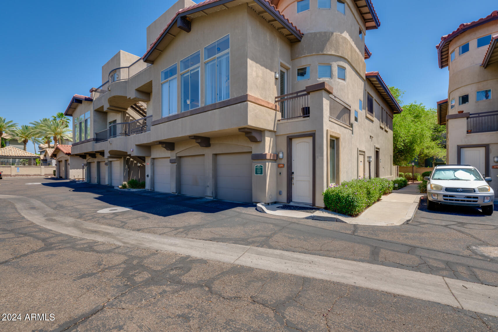 2019 E CAMPBELL Avenue, 108