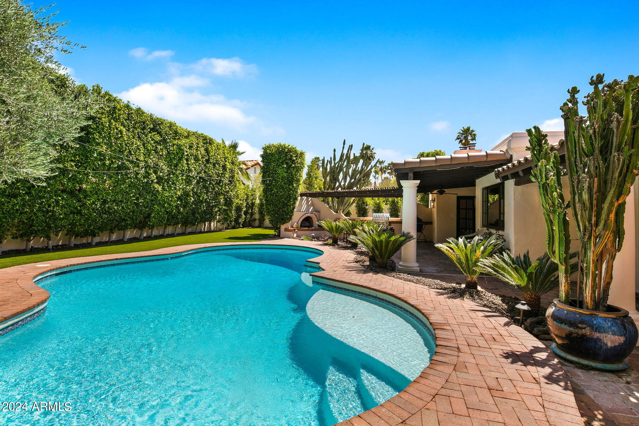 9836 E Topaz Drive