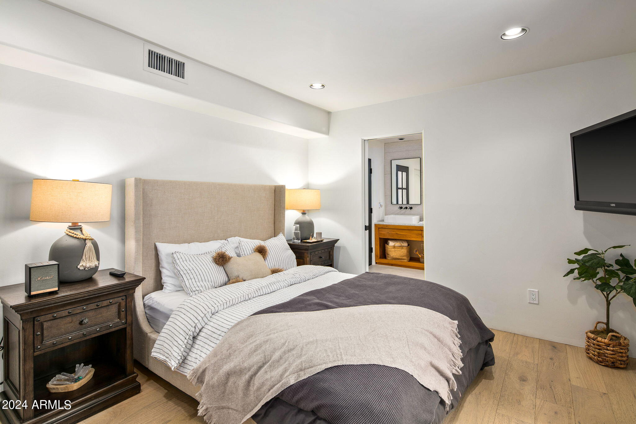 9836 E Topaz Drive