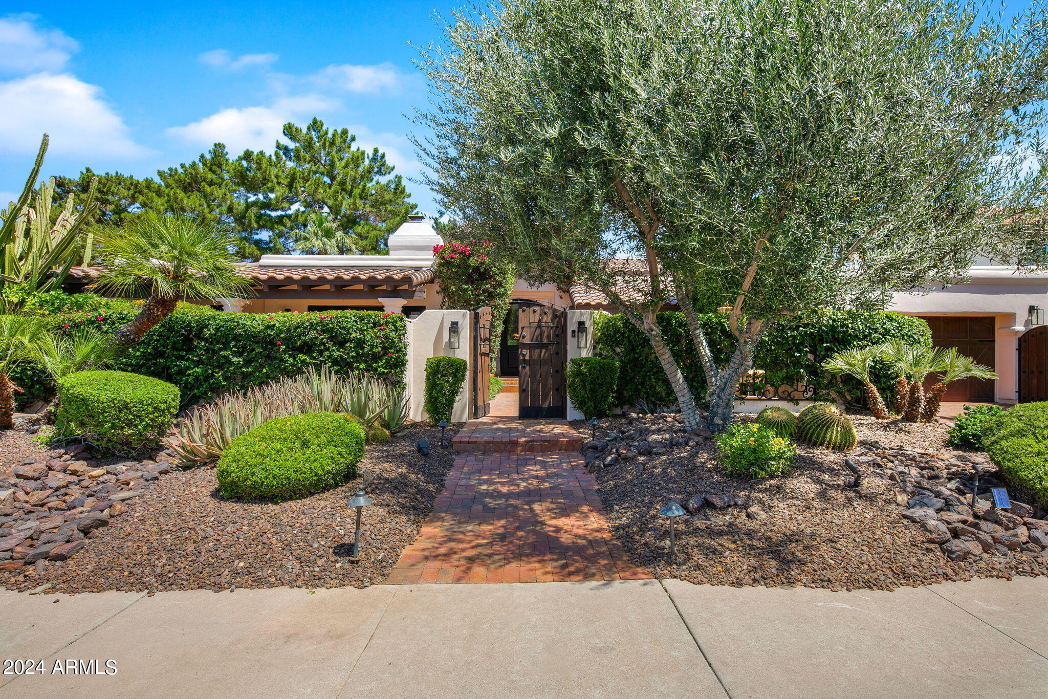9836 E Topaz Drive