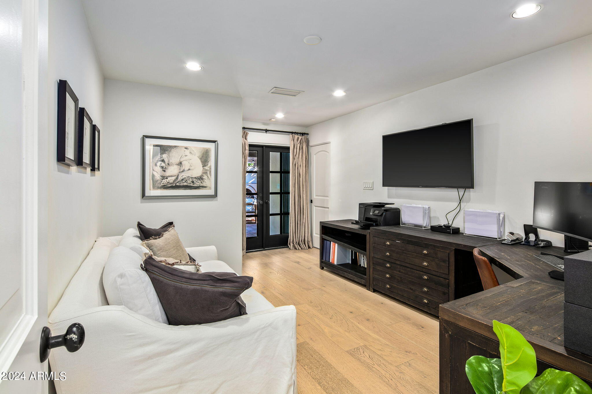9836 E Topaz Drive