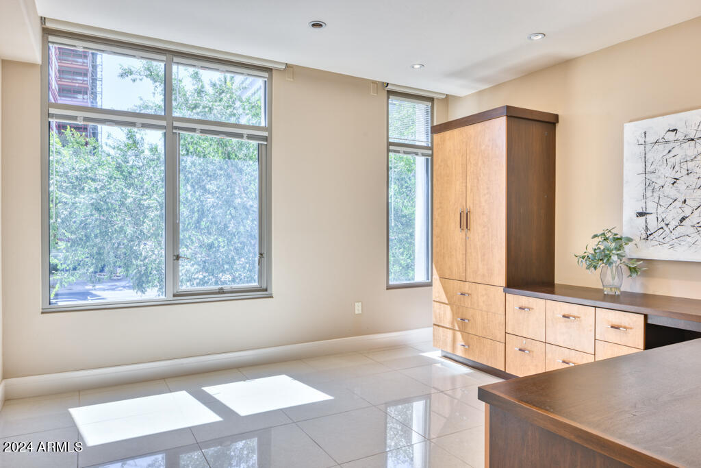 2402 E ESPLANADE Lane # 201