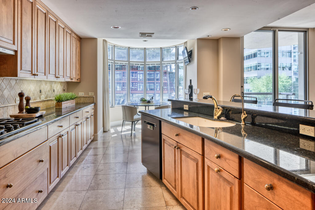 2402 E ESPLANADE Lane # 201