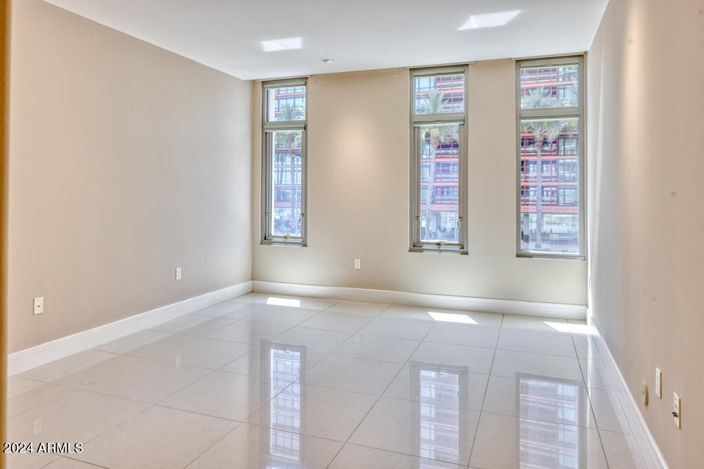 2402 E ESPLANADE Lane # 201