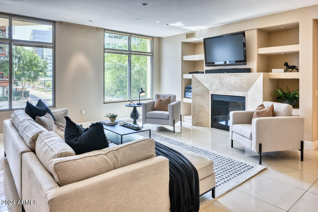 2402 E ESPLANADE Lane # 201