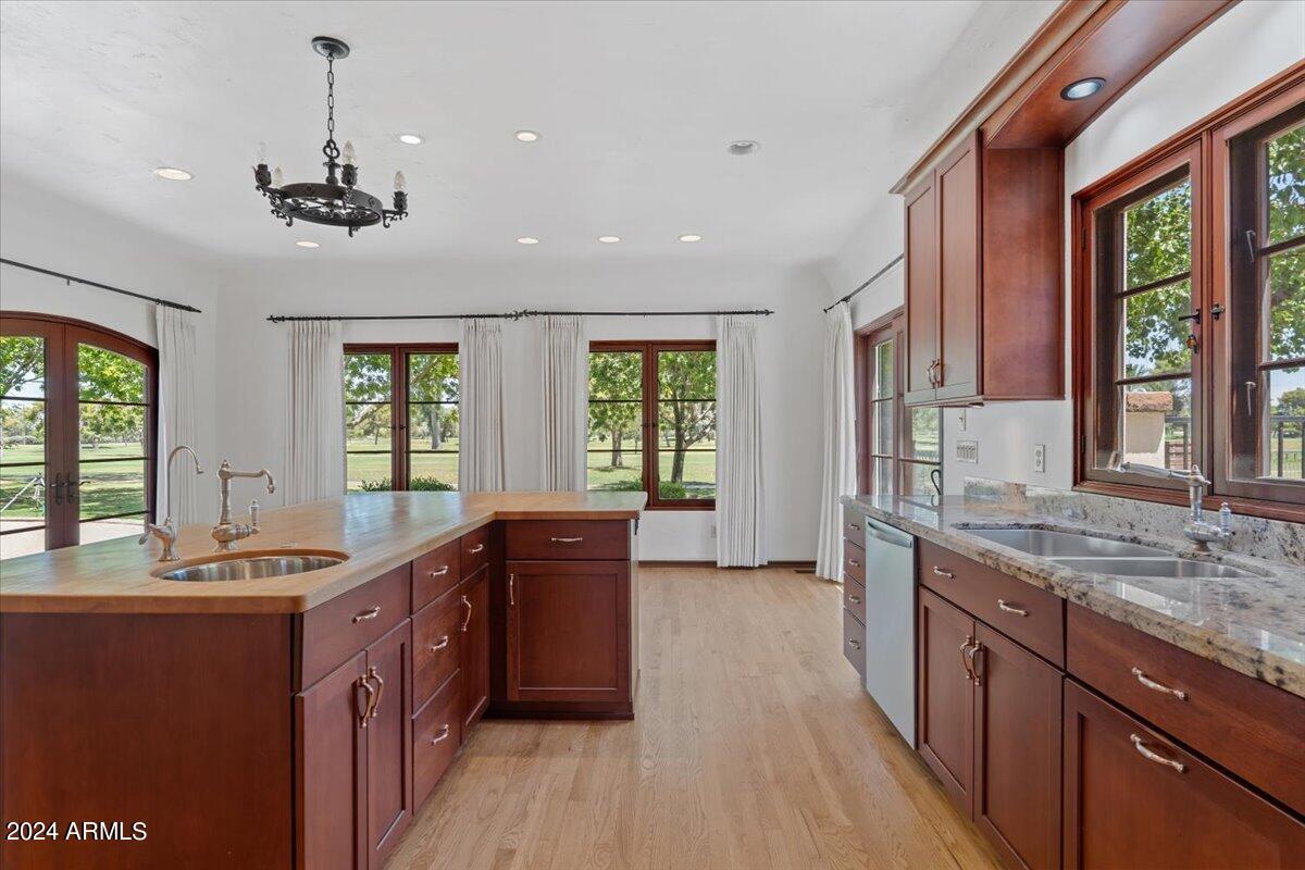 5908 E Orange Blossom Lane