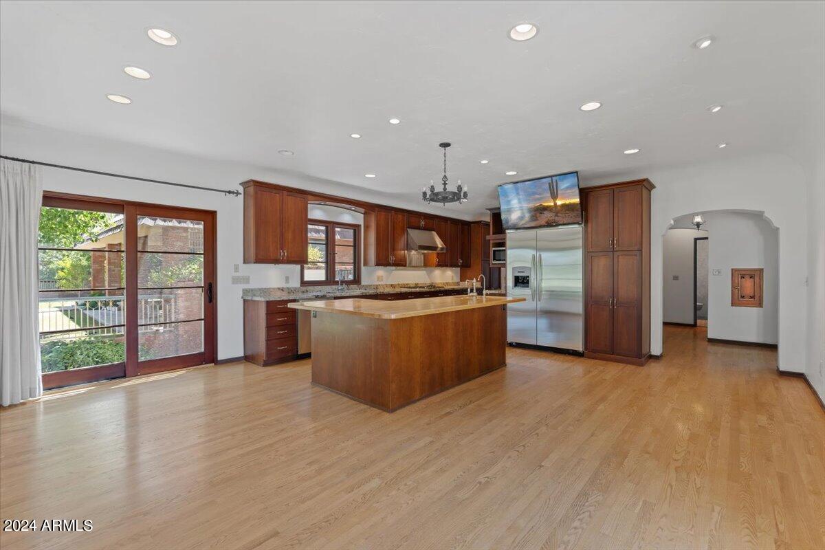 5908 E Orange Blossom Lane