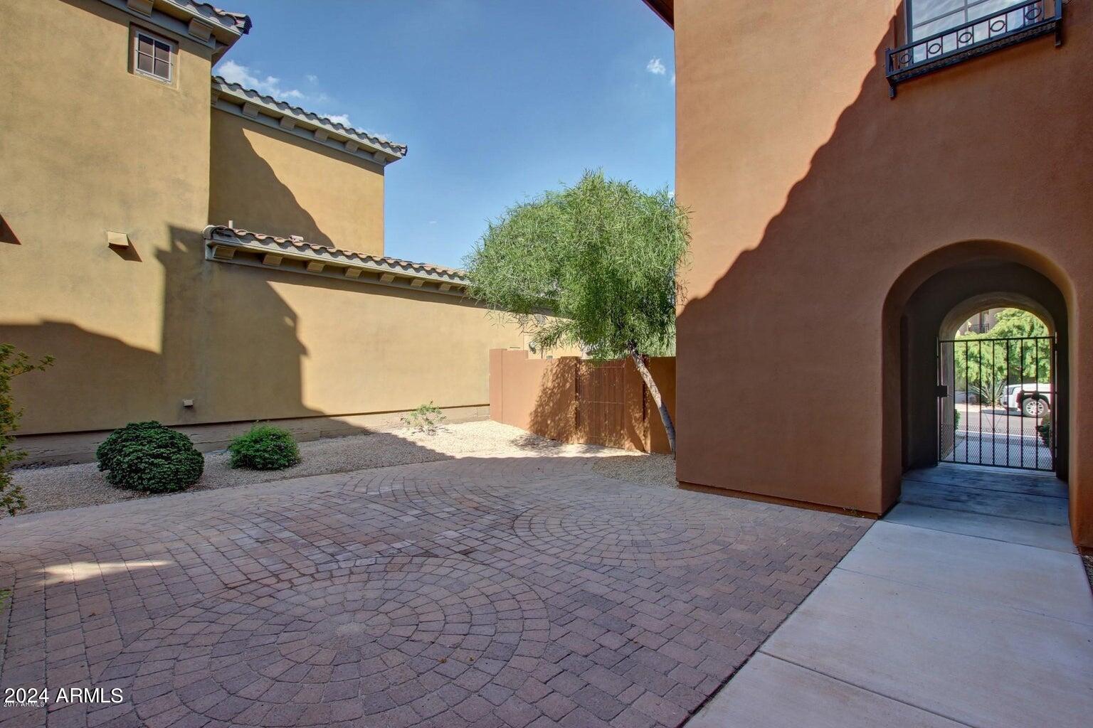 22616 N 39TH Terrace