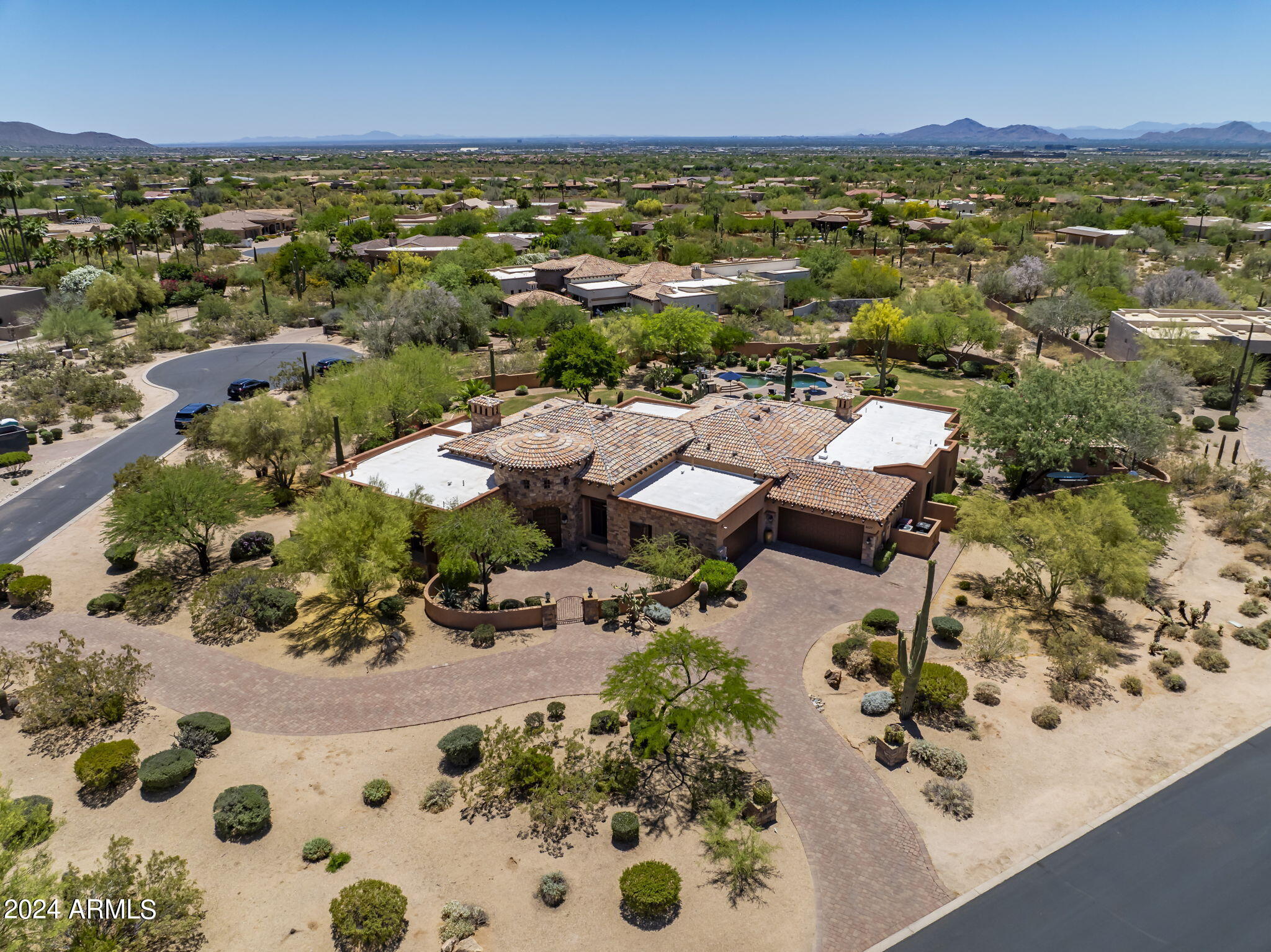8537 E Los Gatos Drive