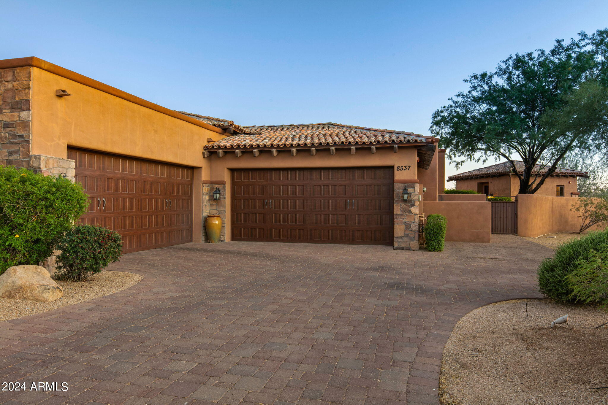 8537 E Los Gatos Drive