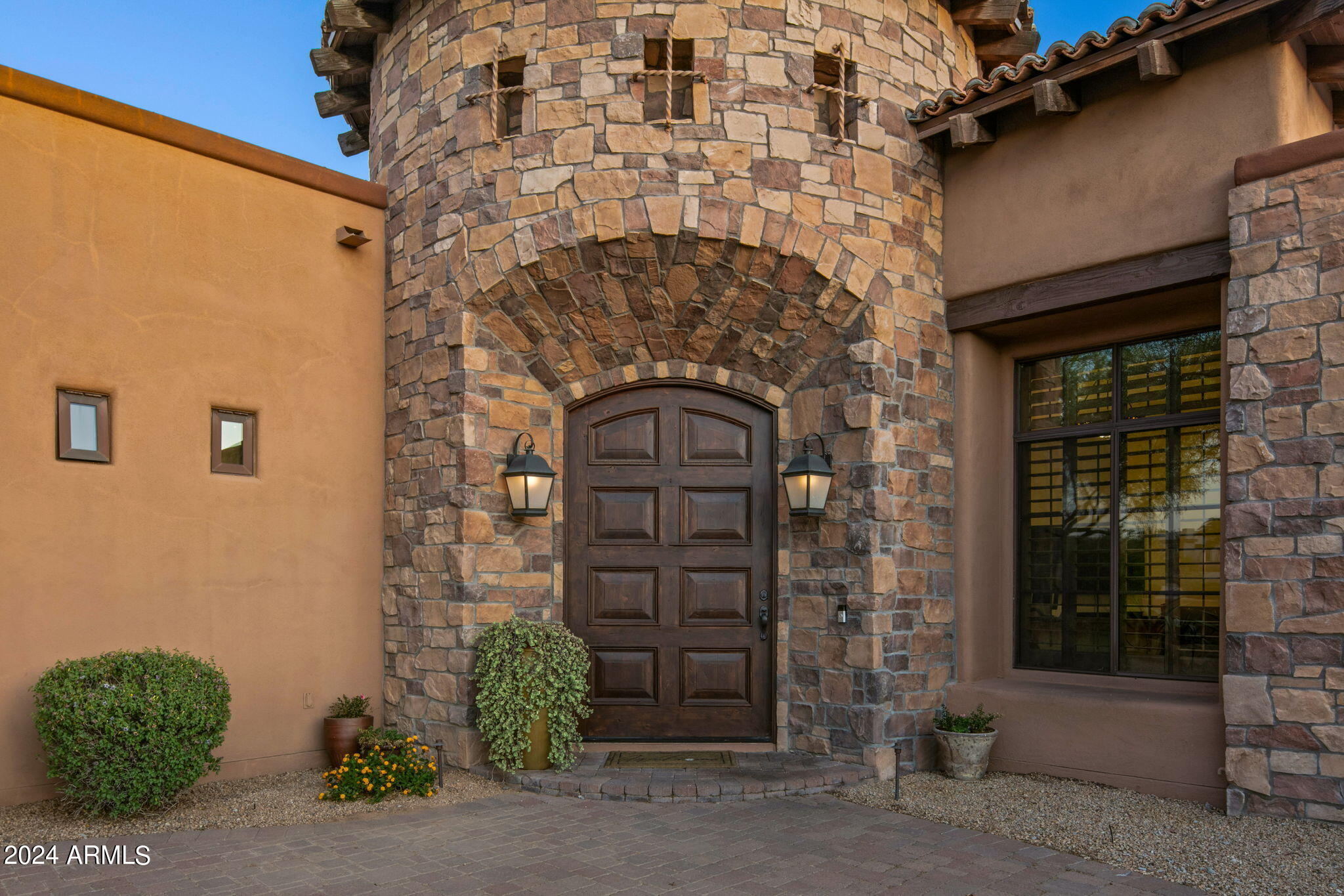 8537 E Los Gatos Drive