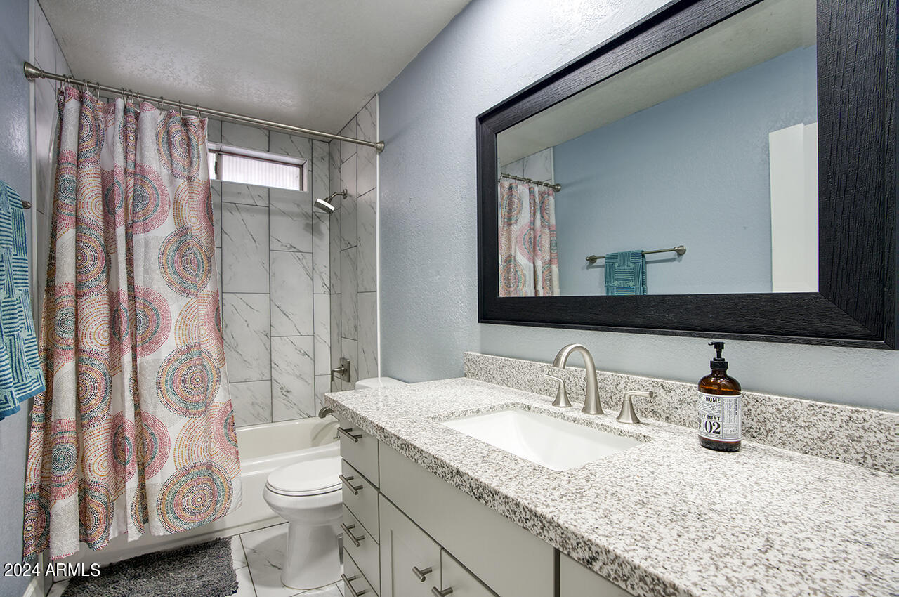 3356 W JUNIPER Avenue