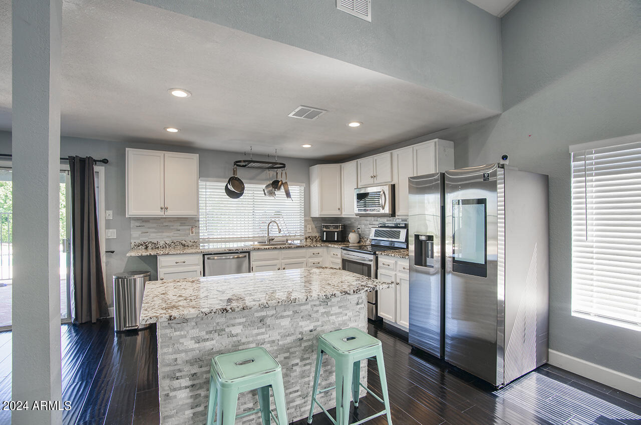 3356 W JUNIPER Avenue