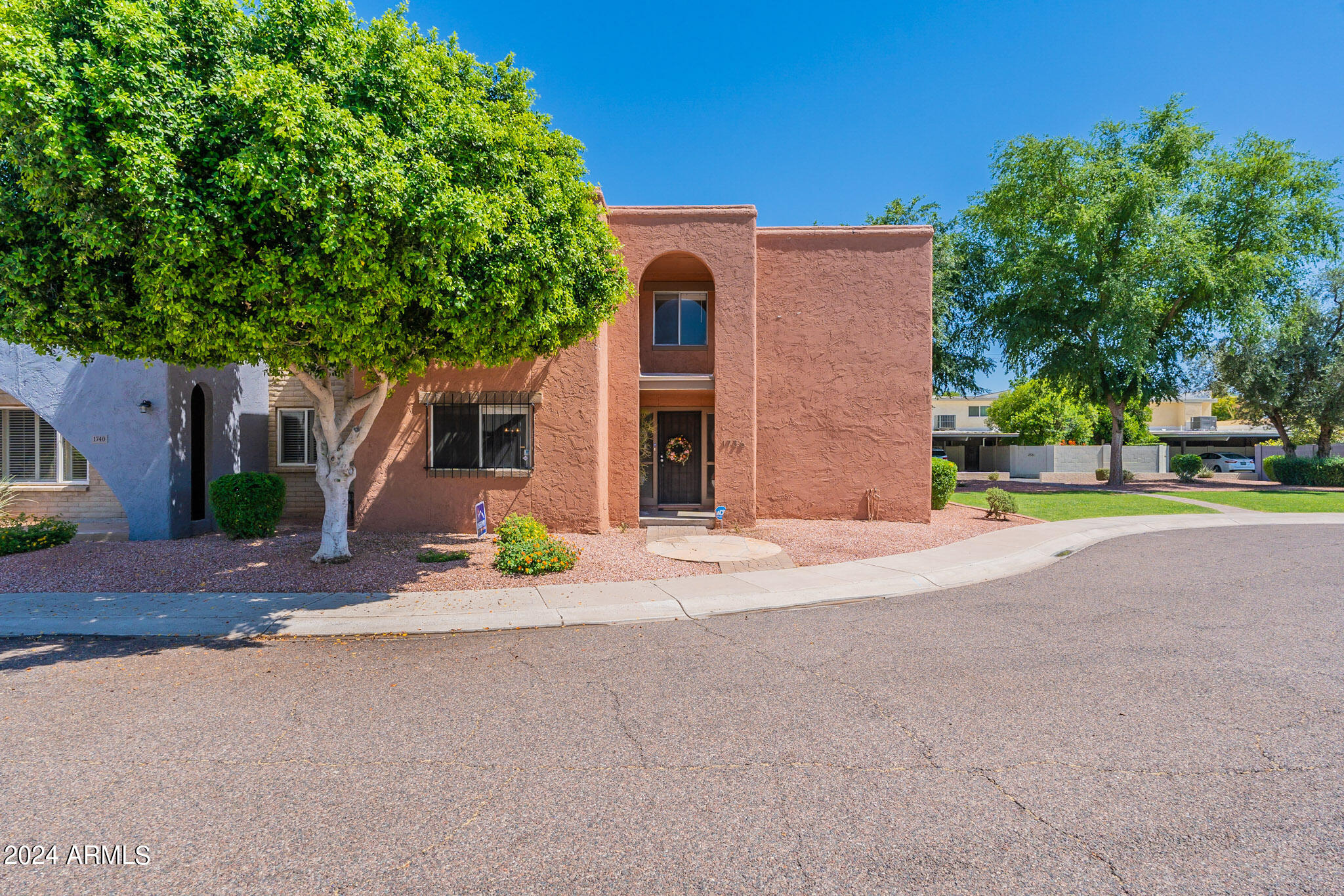 1736 W CITRUS Way