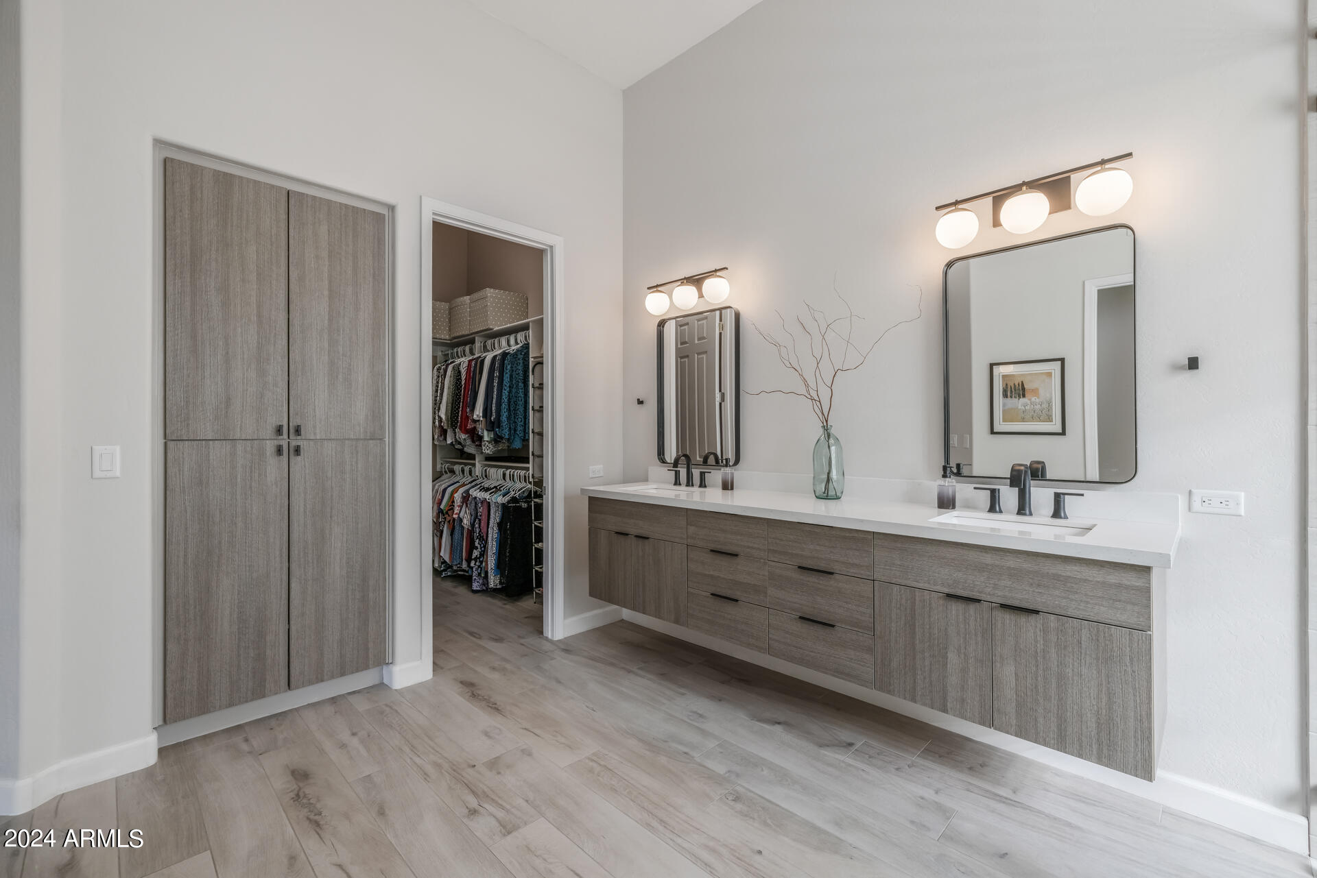 9418 E CAVALRY Drive