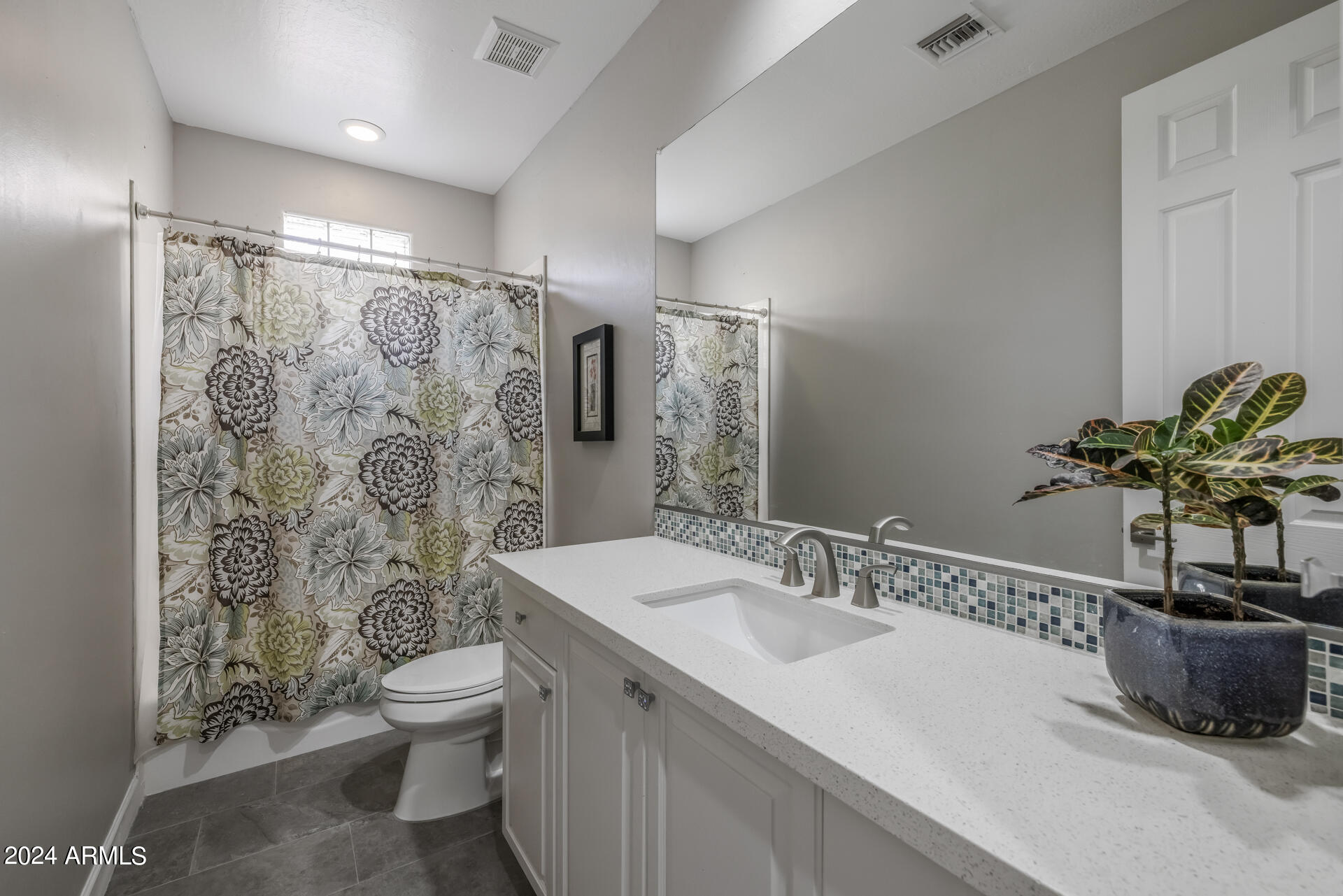 9418 E CAVALRY Drive