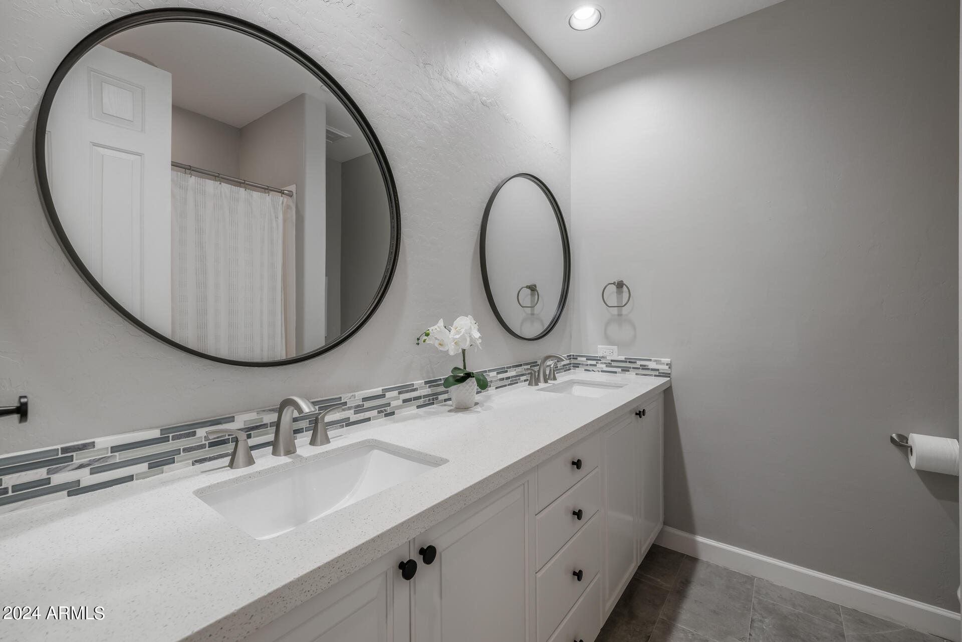 9418 E CAVALRY Drive