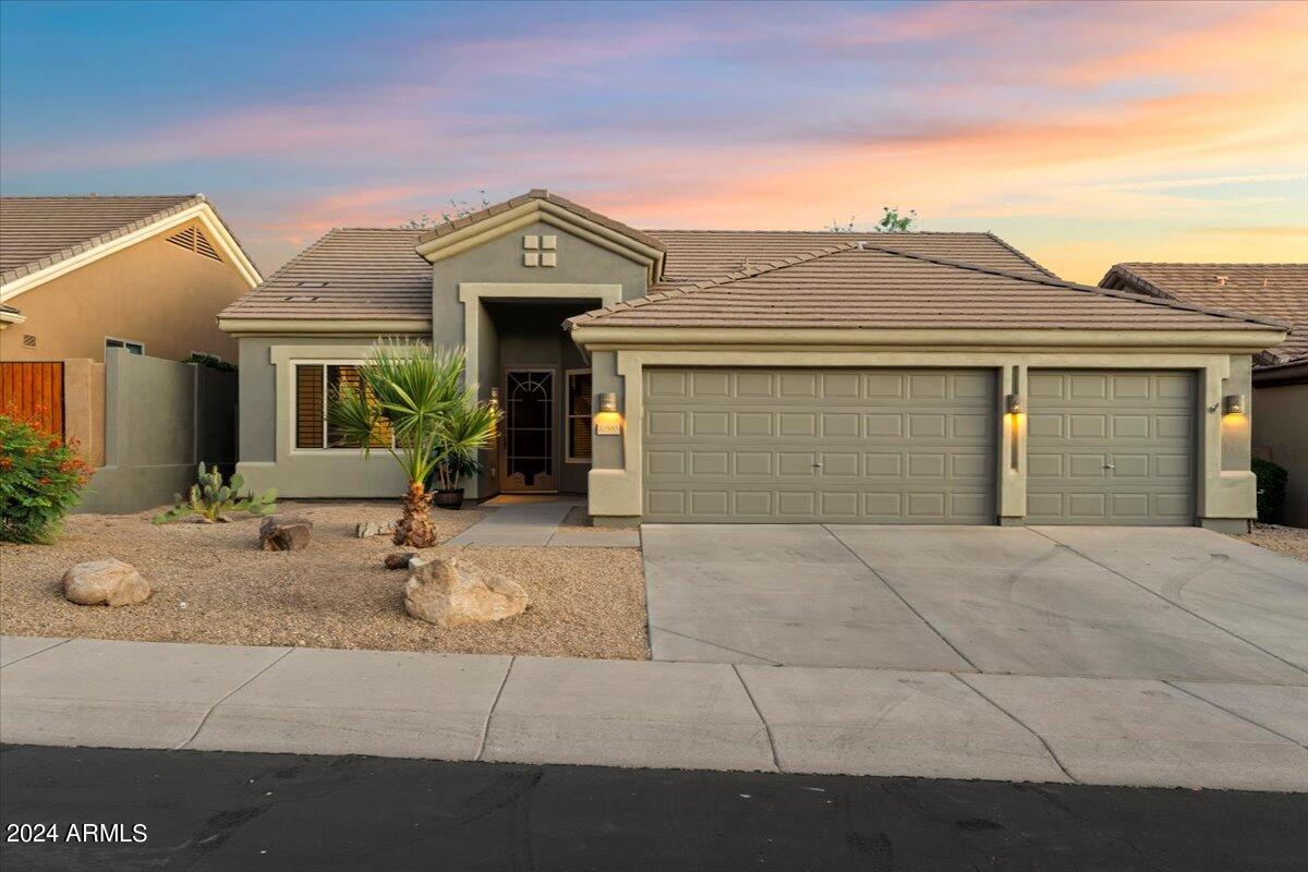 10585 E MEADOWHILL Drive