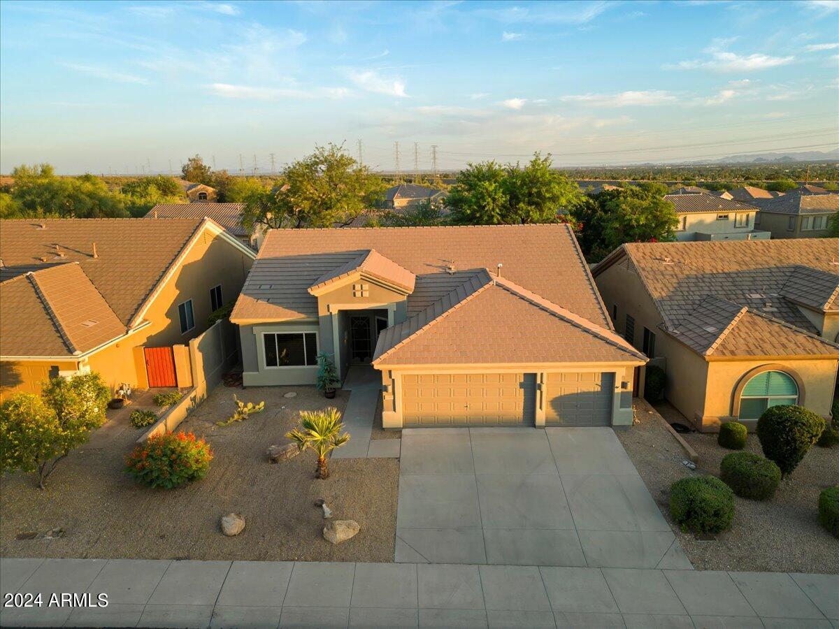 10585 E MEADOWHILL Drive