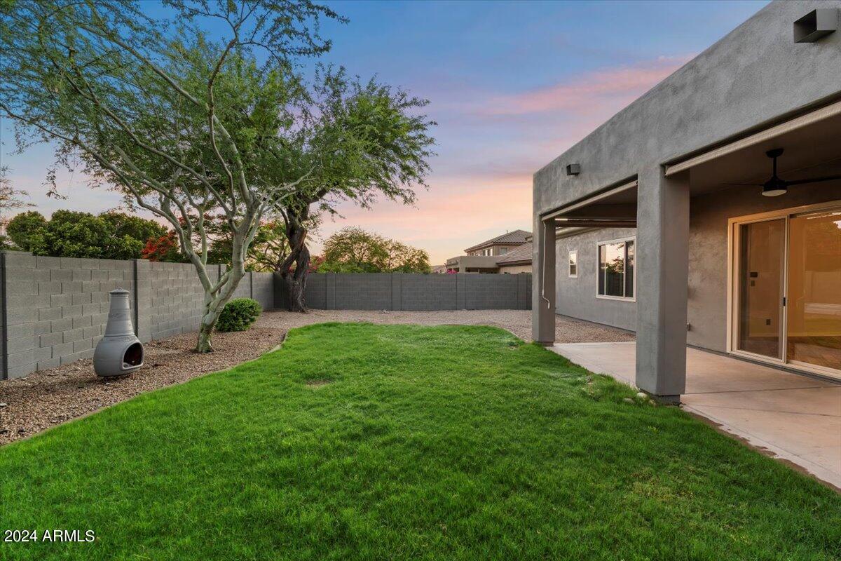10585 E MEADOWHILL Drive
