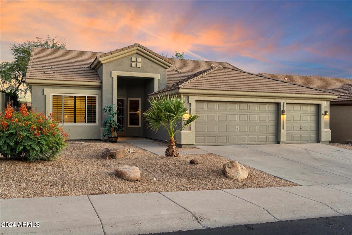 10585 E MEADOWHILL Drive