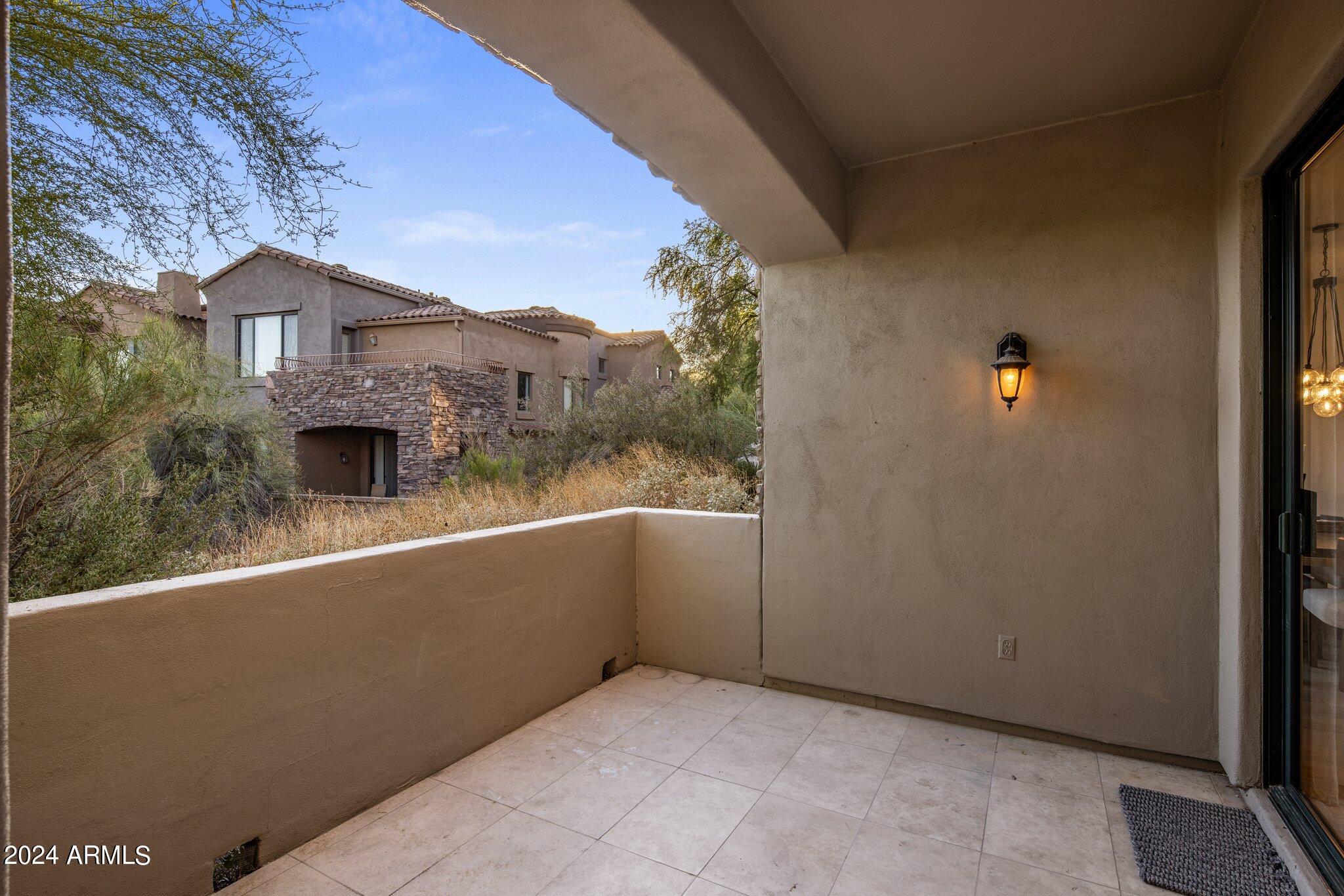 19550 N GRAYHAWK Drive 1047