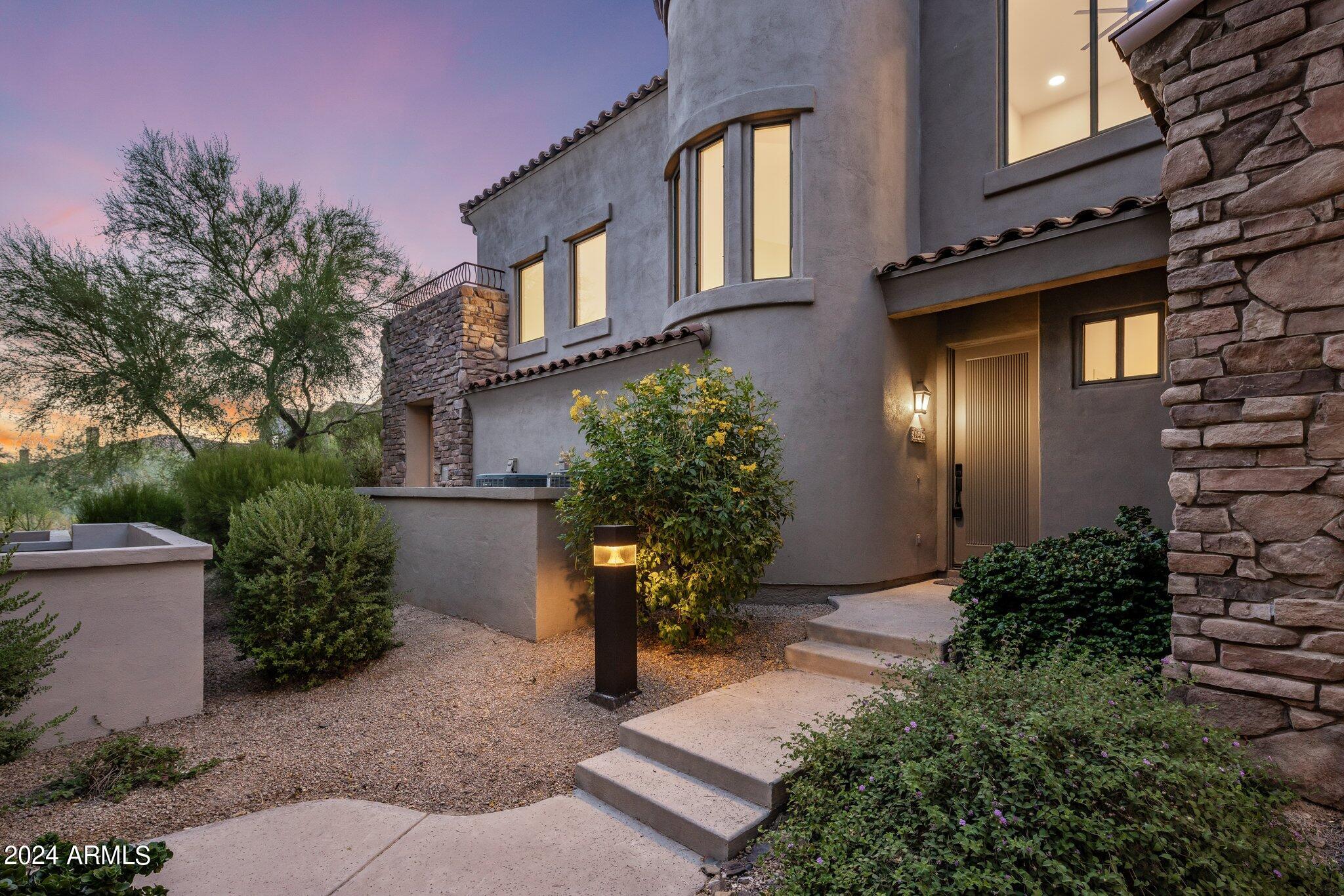 19550 N GRAYHAWK Drive 1047