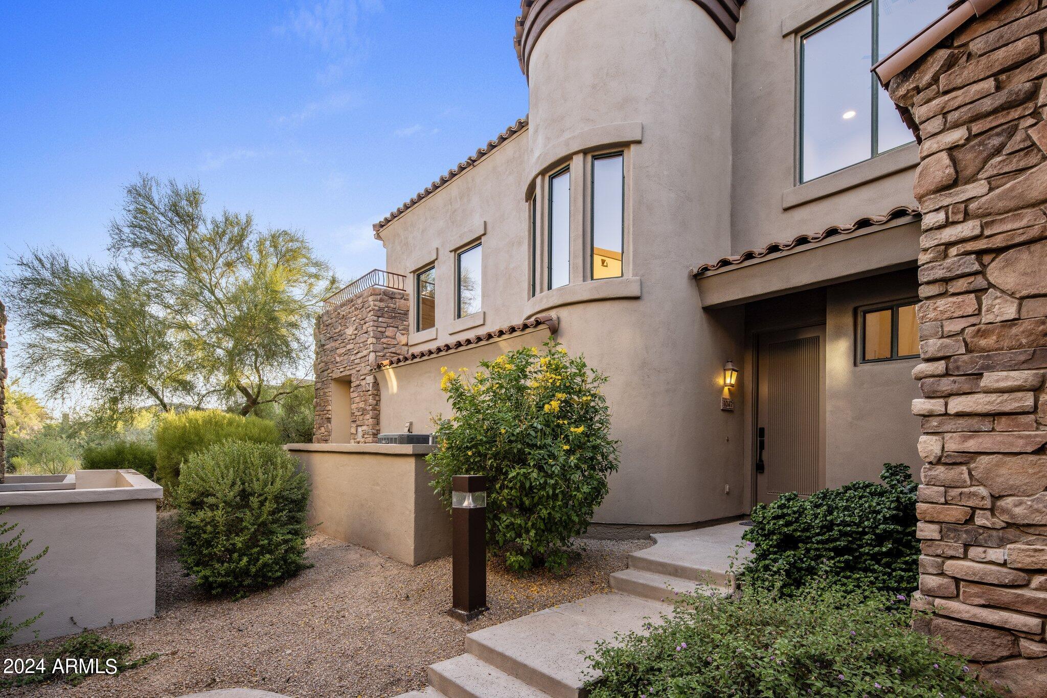 19550 N GRAYHAWK Drive 1047