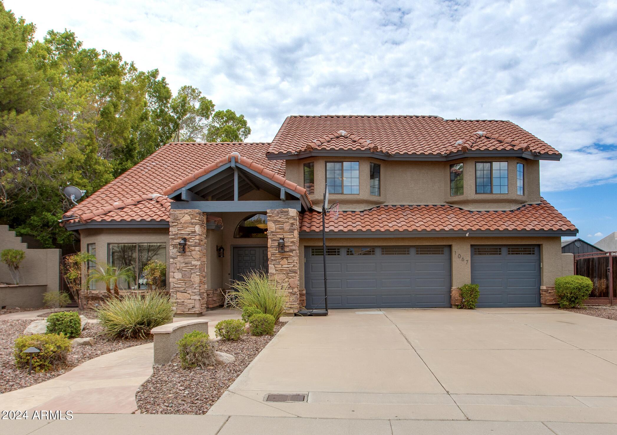1067 E SEMINOLE Drive