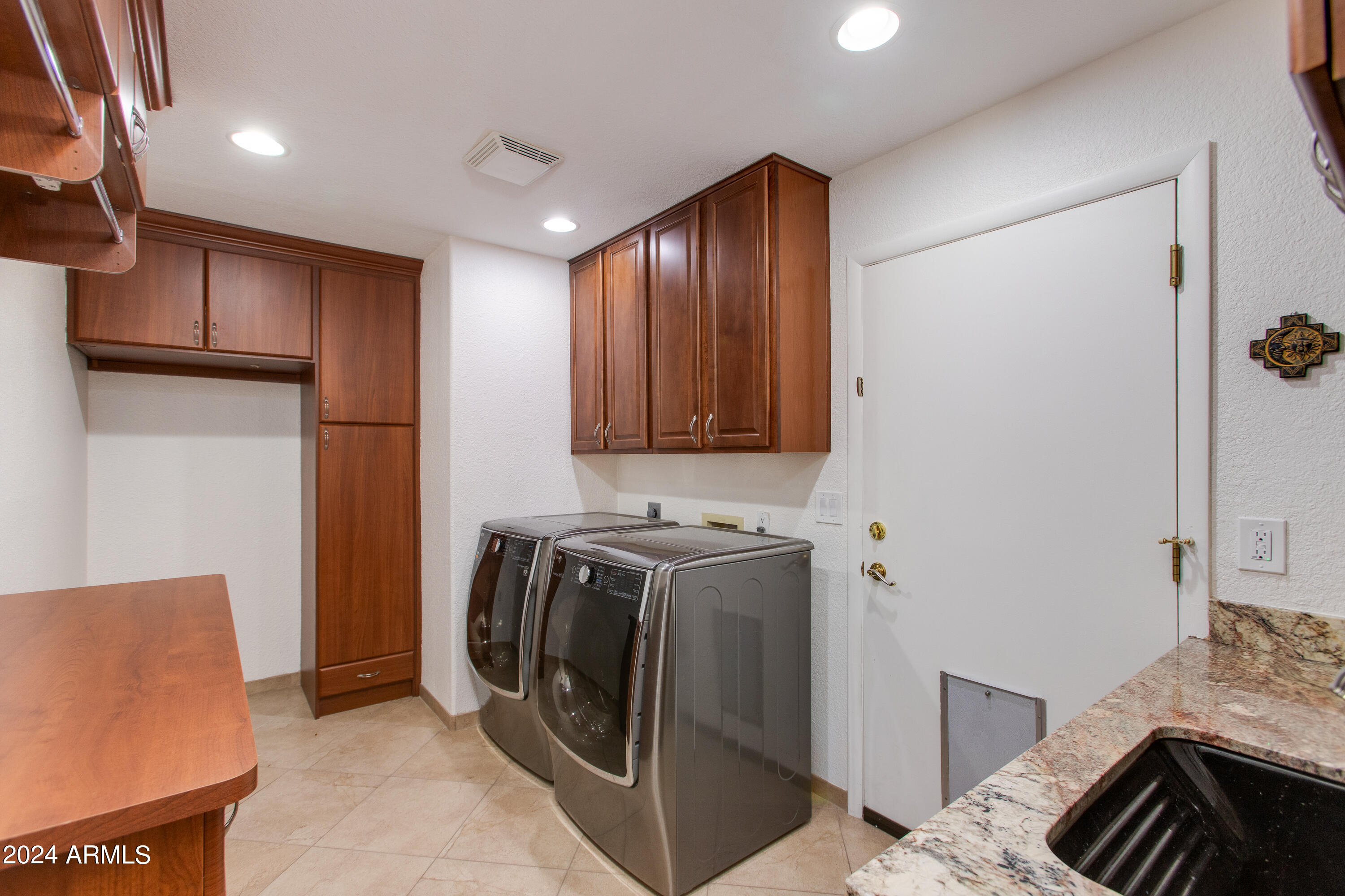 1067 E SEMINOLE Drive