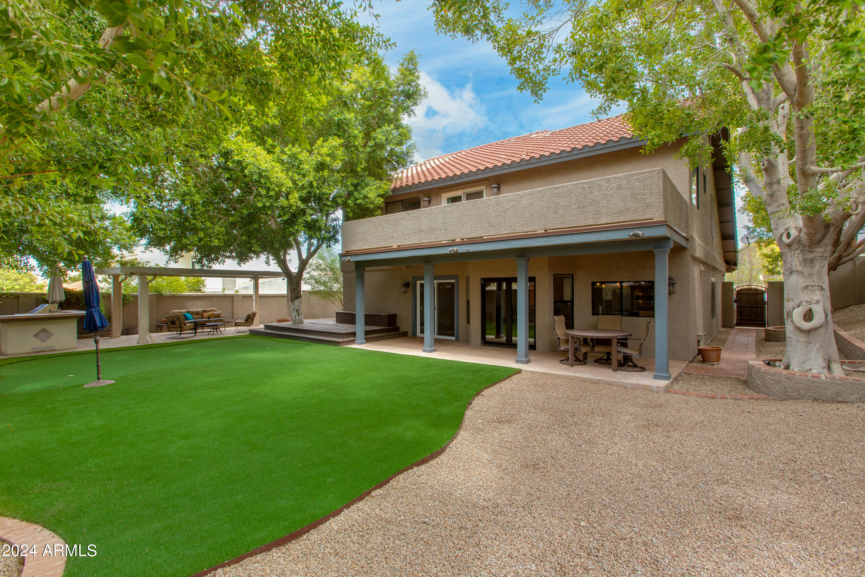 1067 E SEMINOLE Drive