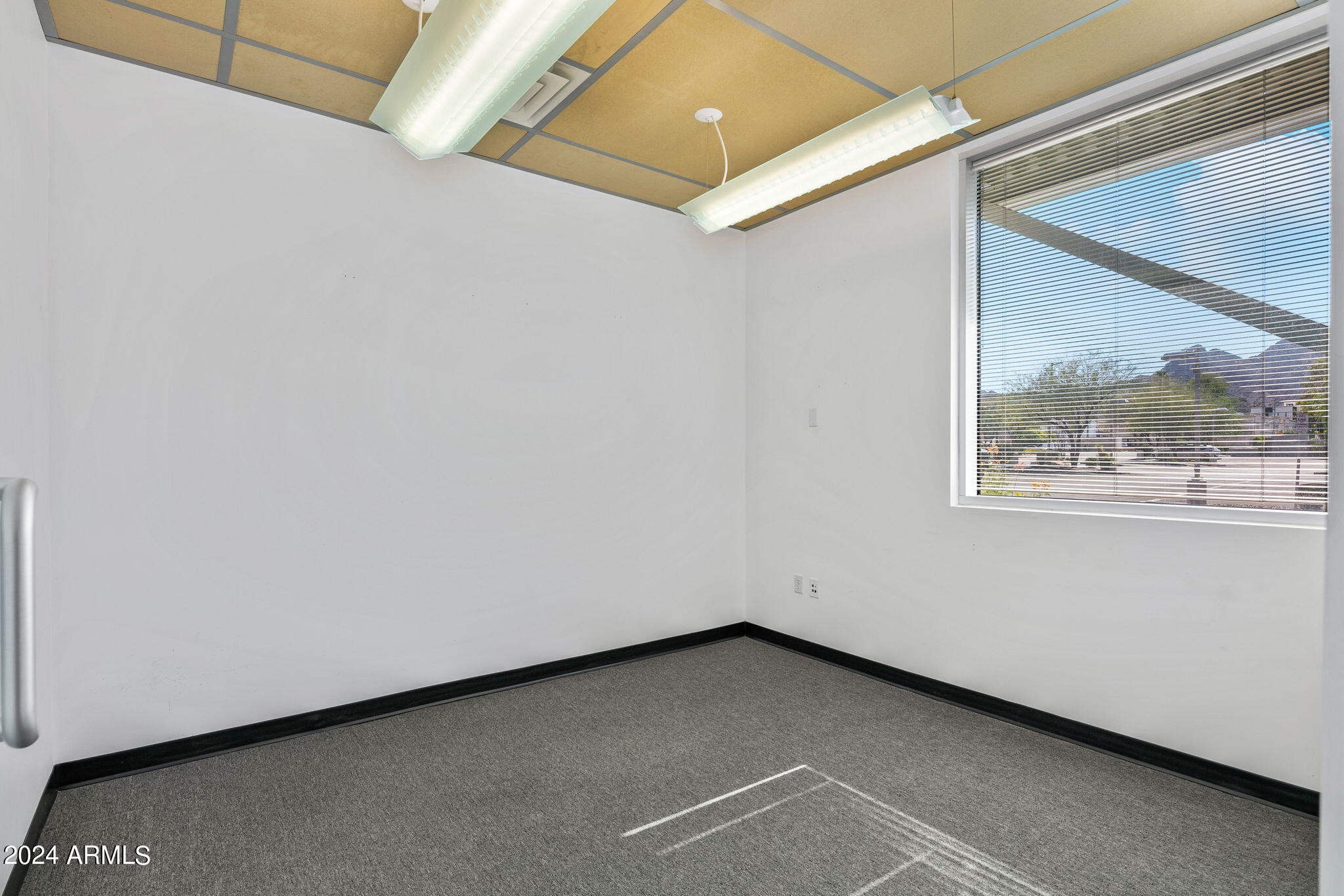 1555 E ORANGEWOOD Avenue