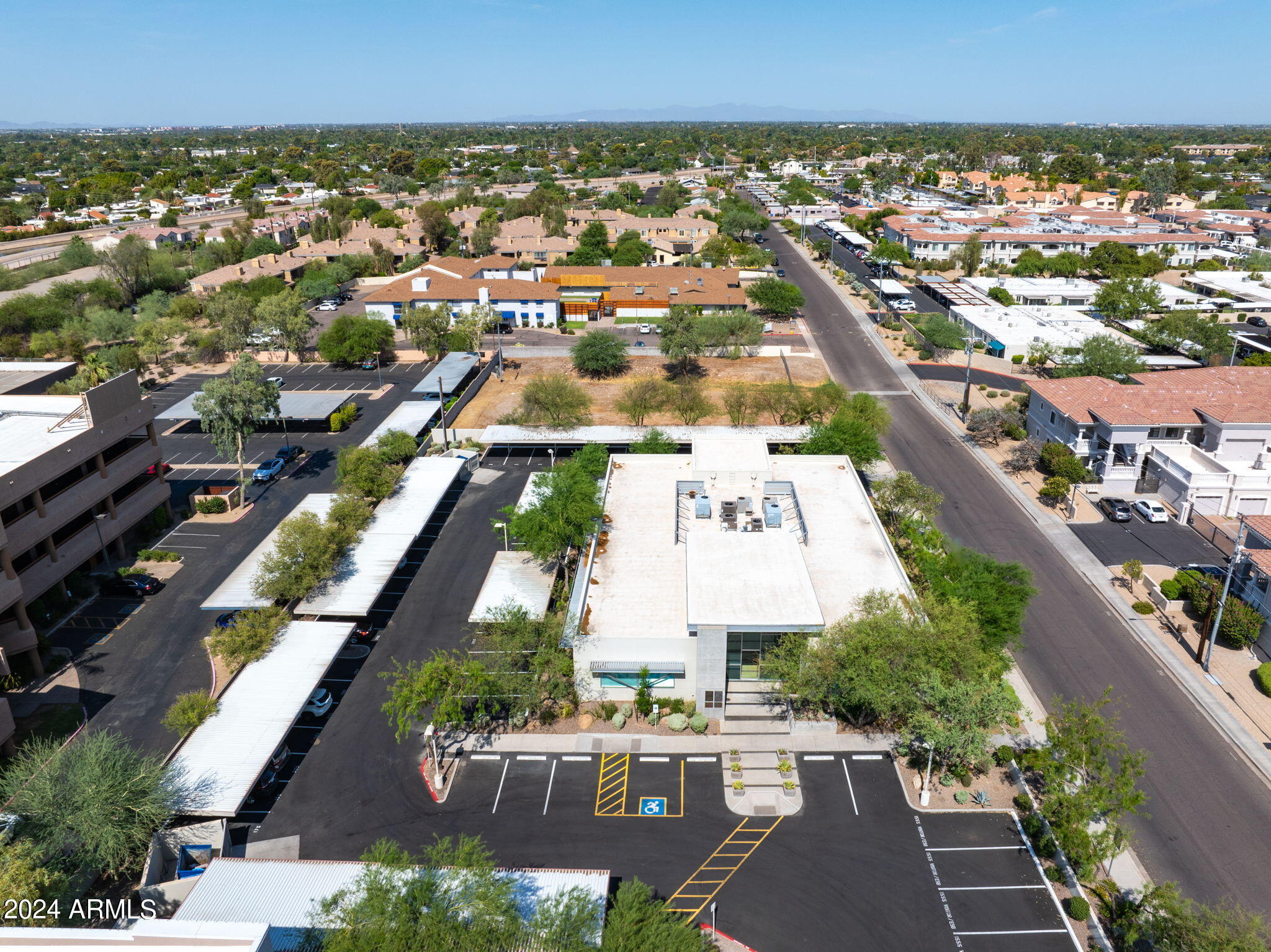 1555 E ORANGEWOOD Avenue