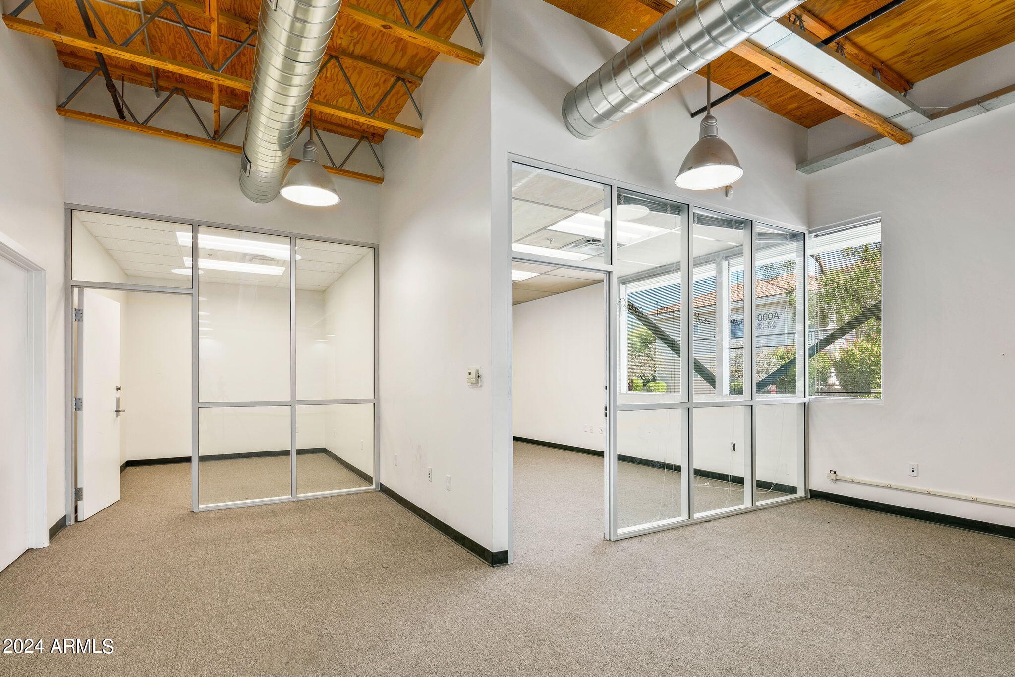 1555 E ORANGEWOOD Avenue