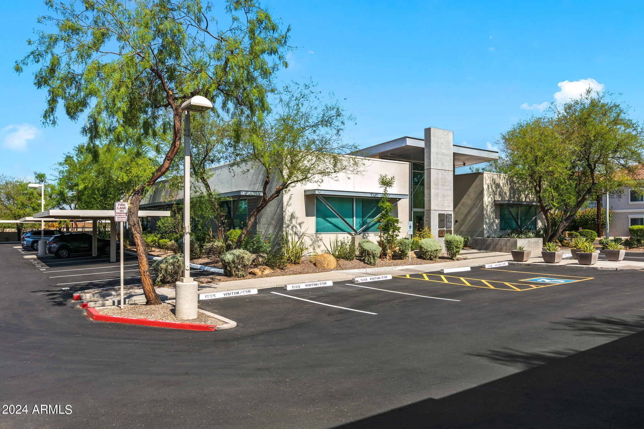 1555 E ORANGEWOOD Avenue