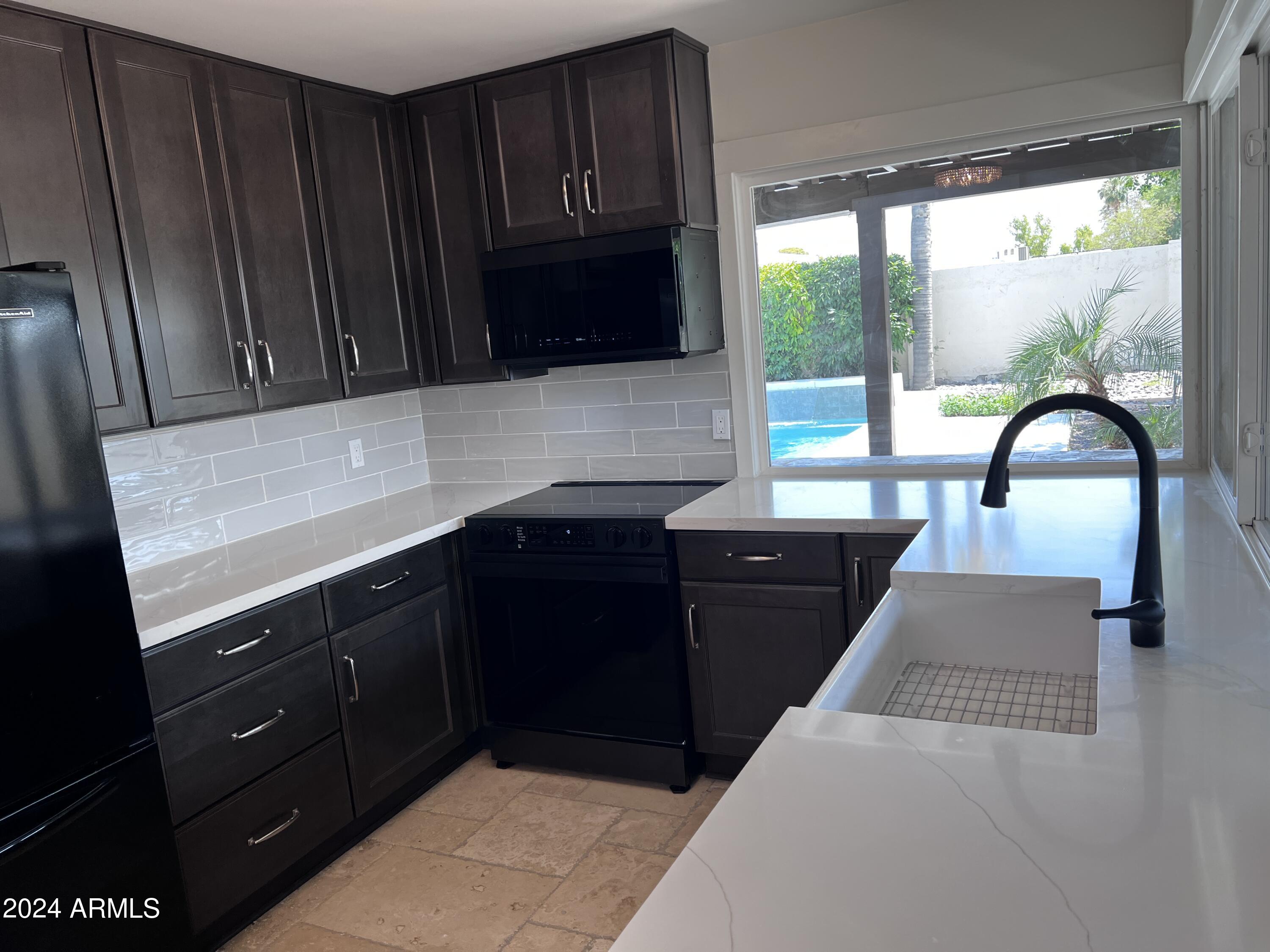 1201 E ESCONDIDO Drive