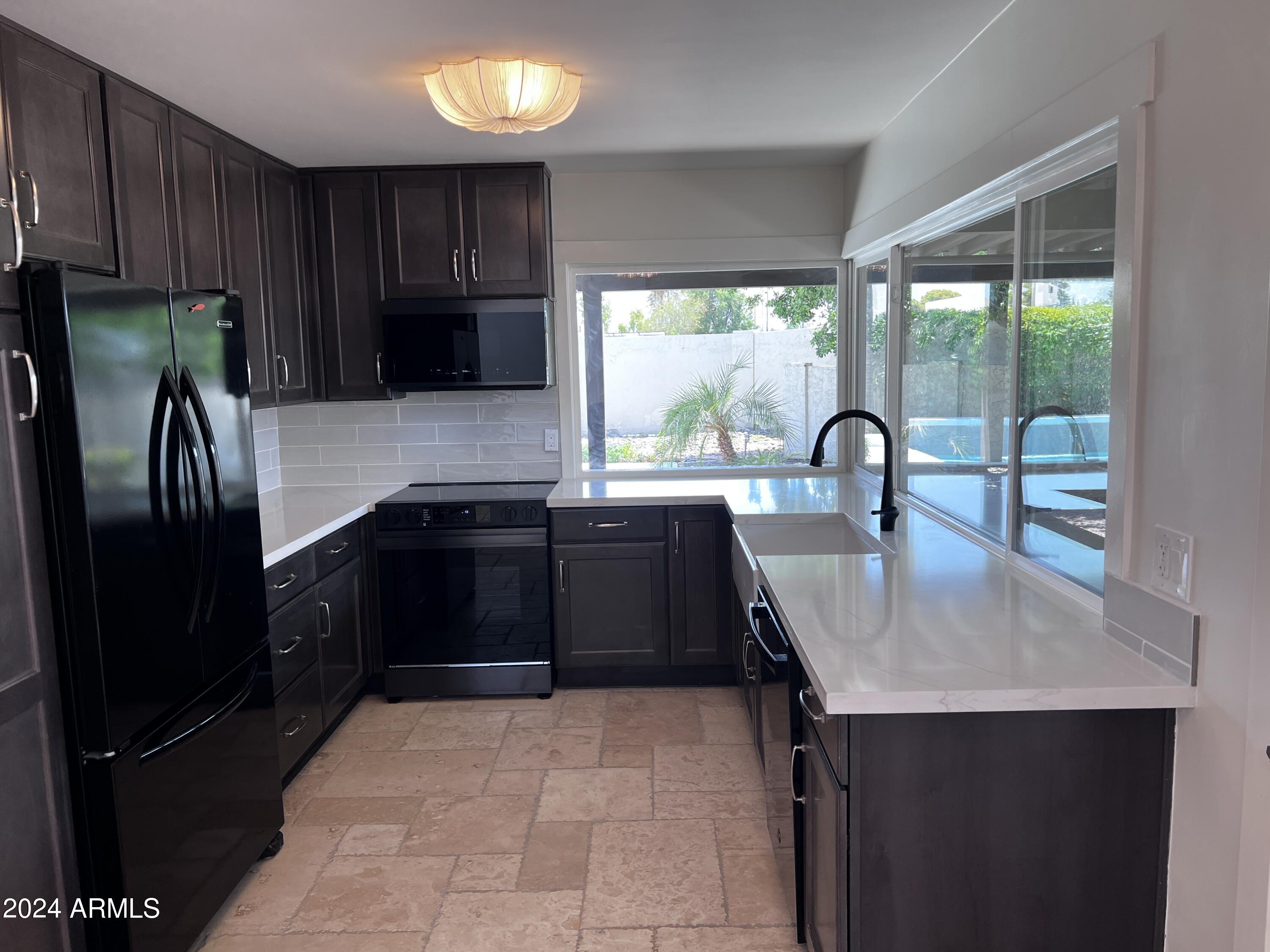 1201 E ESCONDIDO Drive