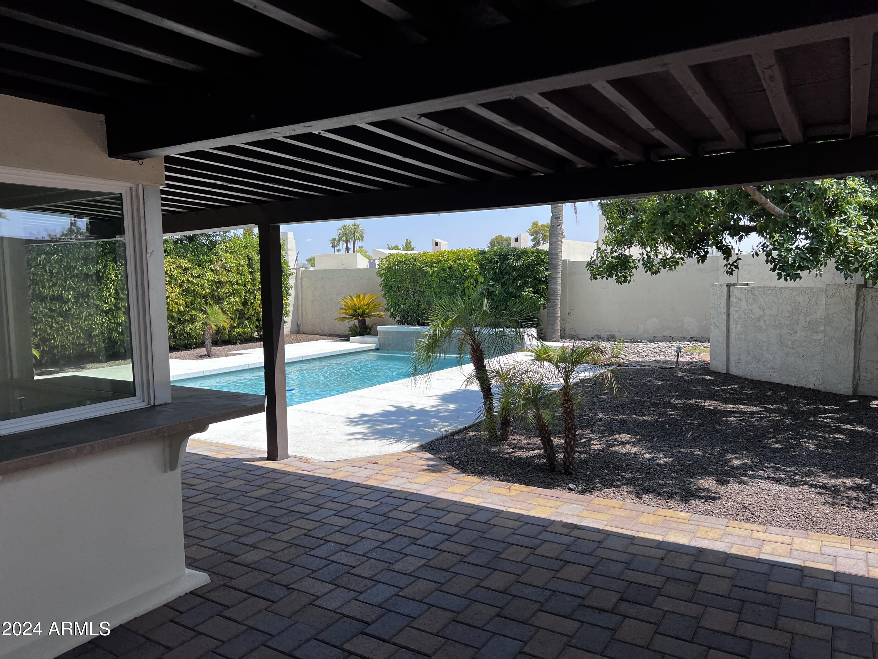 1201 E ESCONDIDO Drive