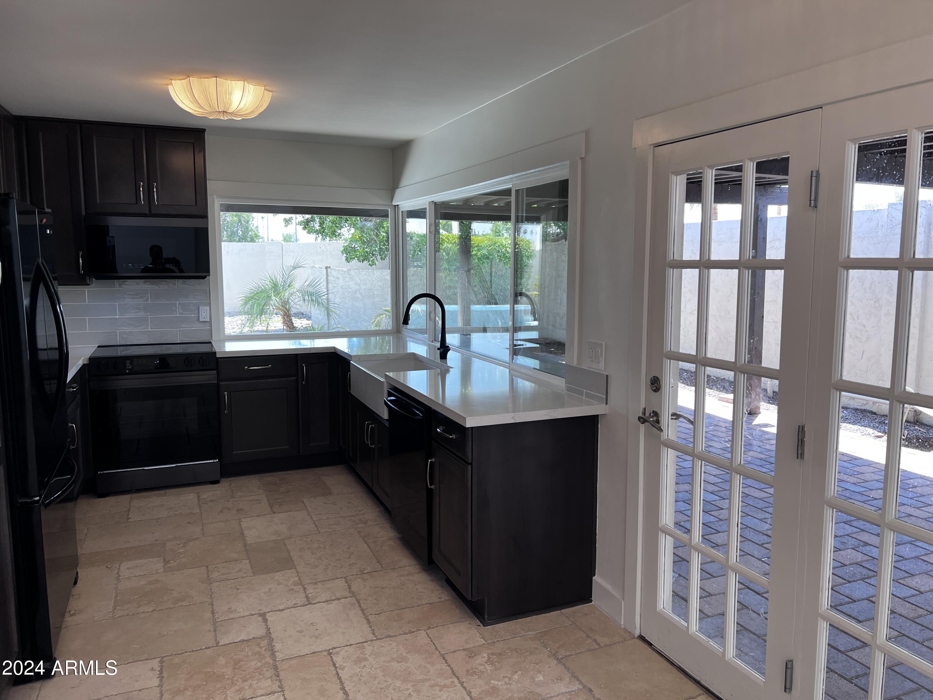 1201 E ESCONDIDO Drive