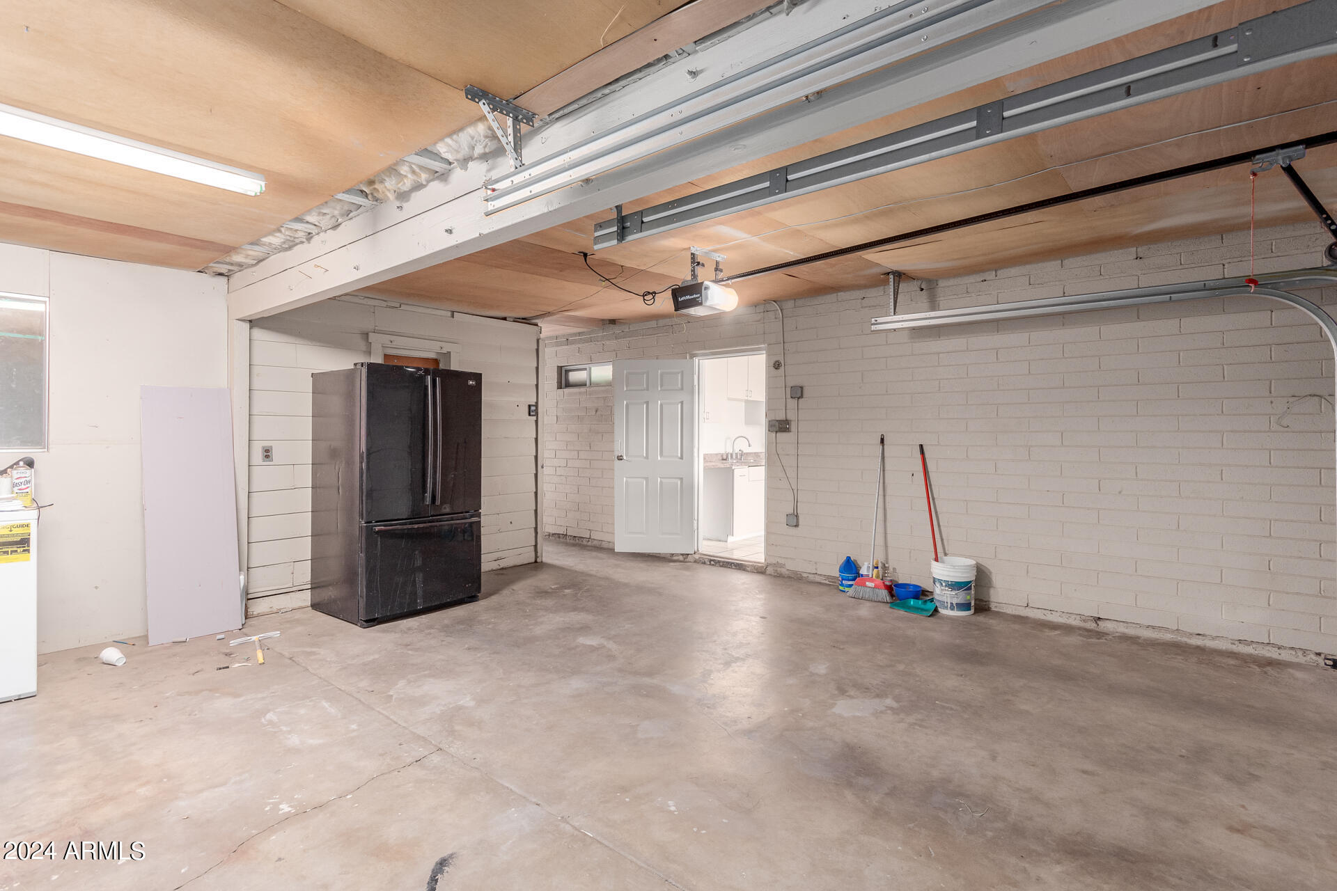 2823 W KEIM Drive